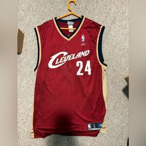 NBA Jersey l- Cleveland Cavalier Reebok Official NBA (Men’s: Large)